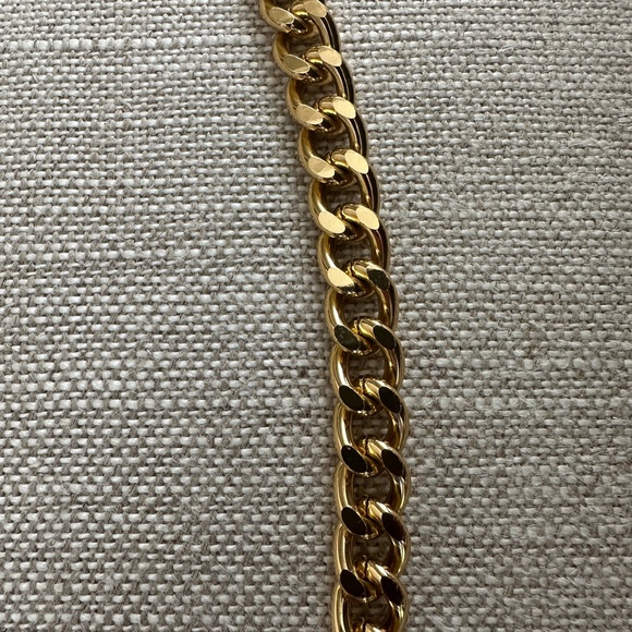 Elegant Gold Chain Necklace - Picture 5 of 6